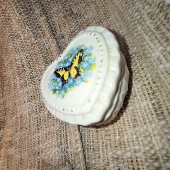 Vintage butterfly Ceramic heart shape jewelry trinket holder - Picture 11 of 11